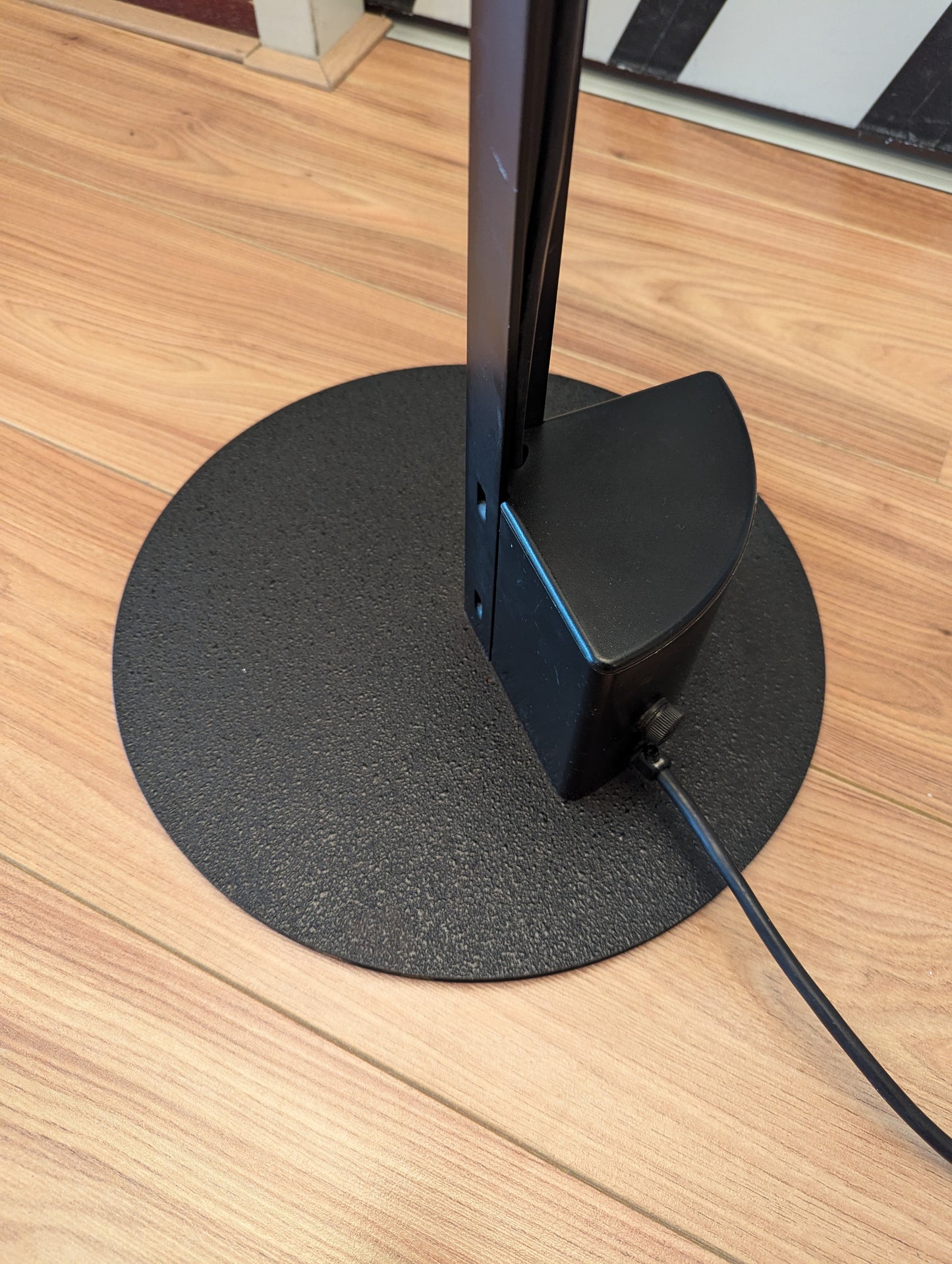 Luci “Caltha” Floor Lamp – Gianfranco Frattini (1982)
