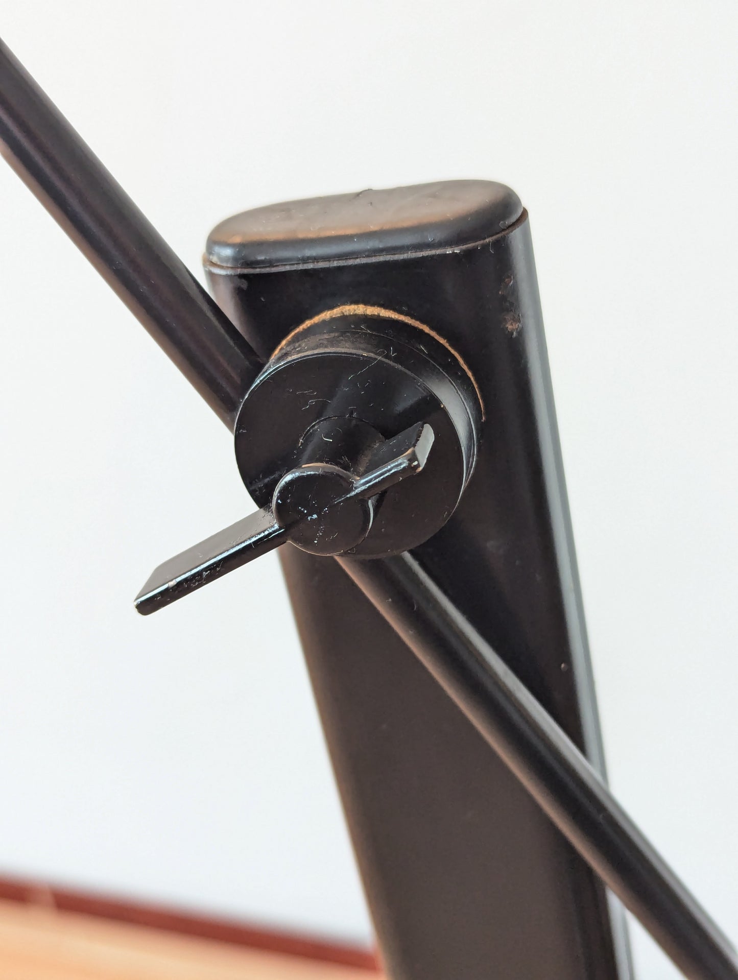 Hala Zeist “Counterweight” Floor Lamp – (1970s)