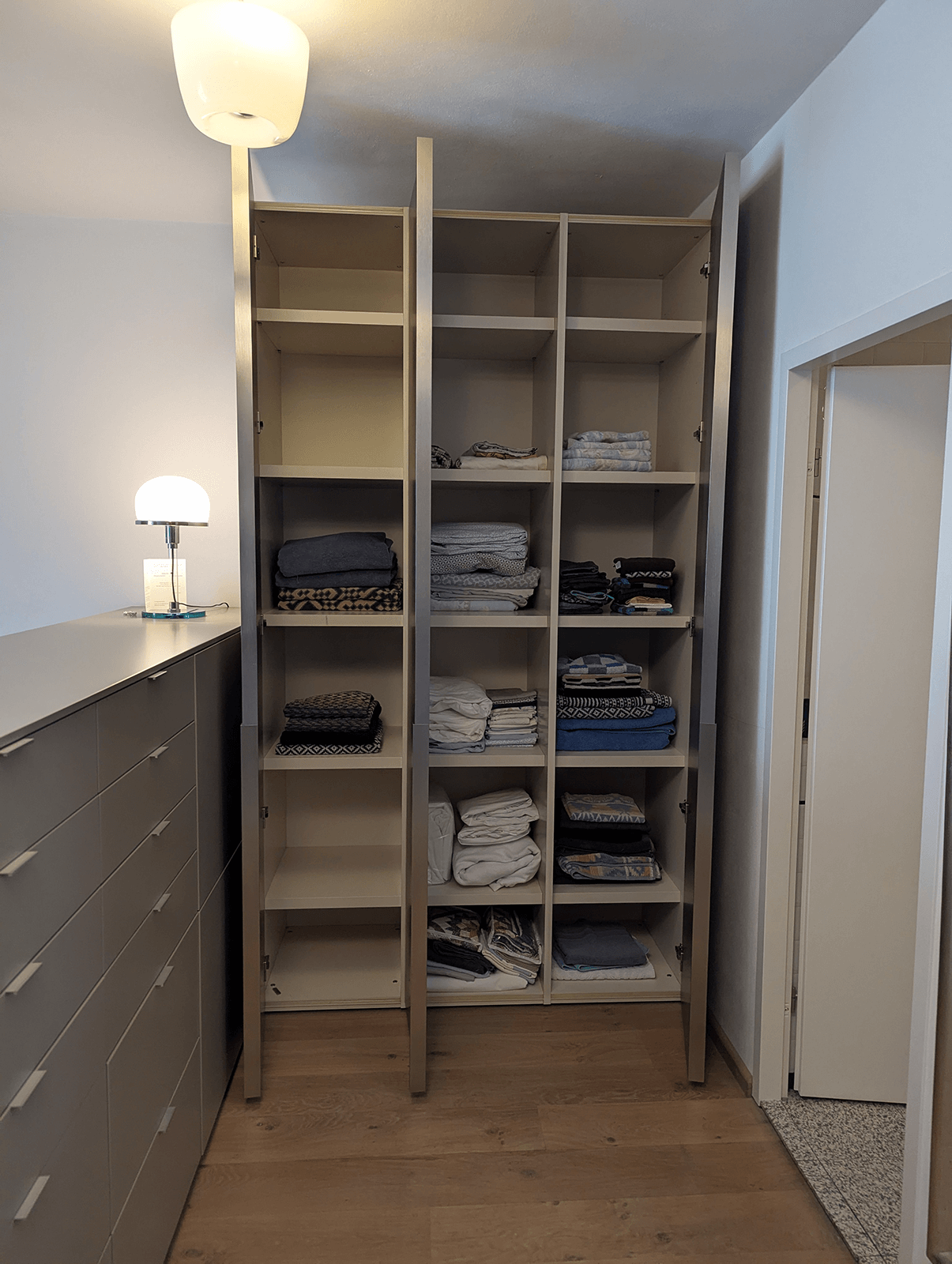 MisuraEmme cabinet with shelves – Crossing model – Italy