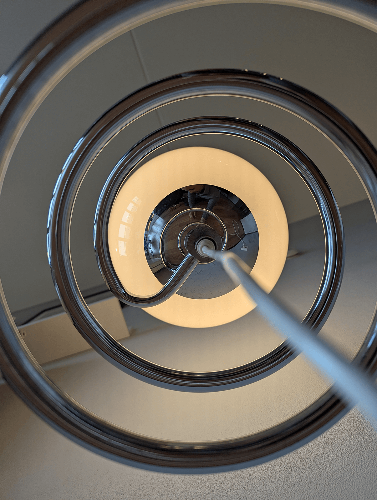 Space Age Floor Lamp – Chrome Spiral Base with Opal Glass Globe – 70 cm