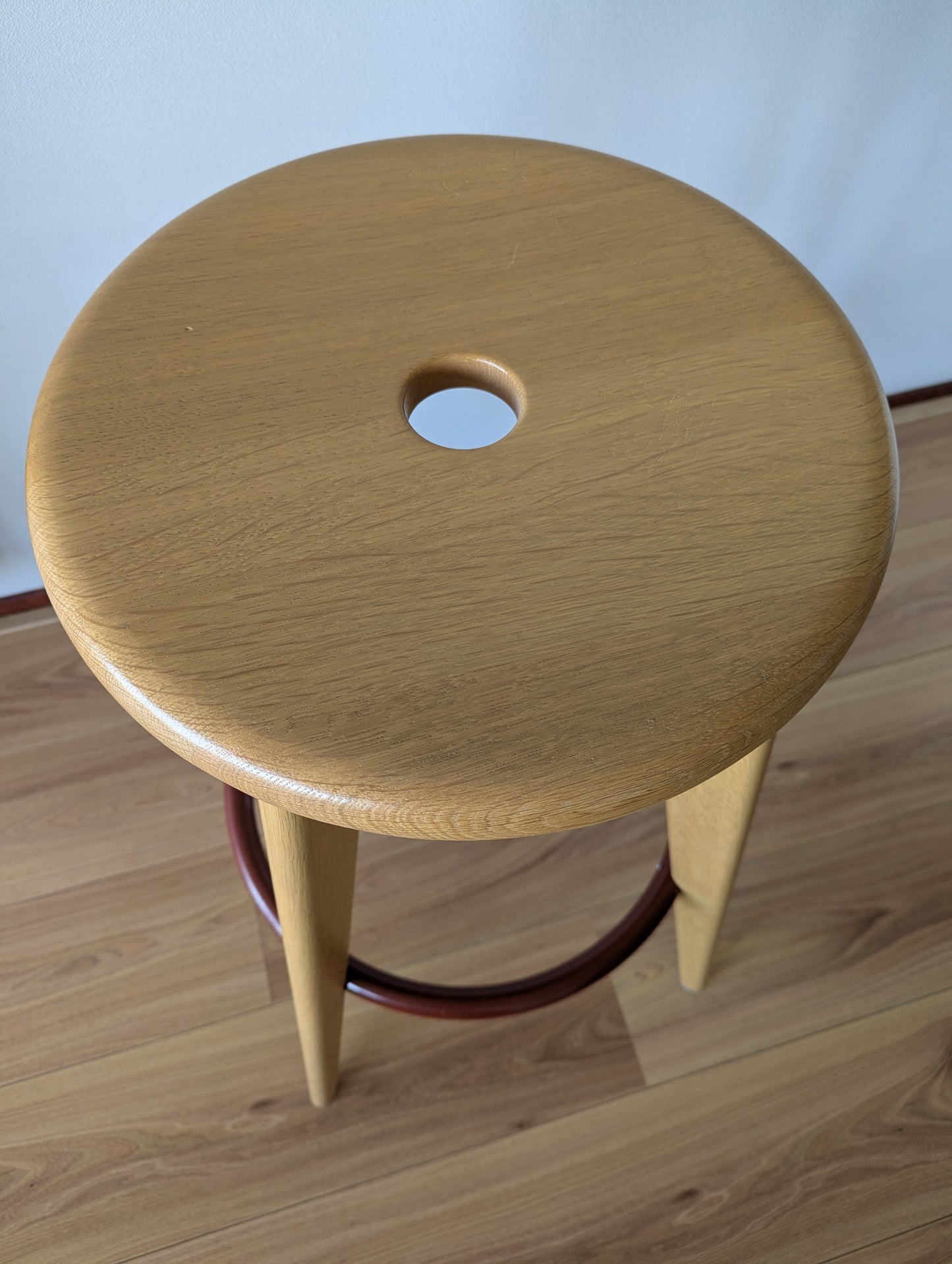 Vitra “Tabouret Haut” Bar Stool – Prouvé Edition 2002 – Natural Oak
