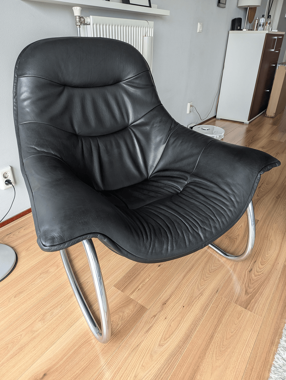 Label Van den Berg “Tobias” Lounge Chair – Black Aniline Leather – Gerard van den Berg