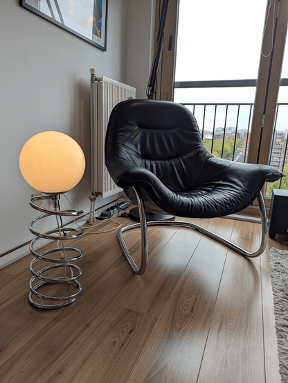 Space Age Floor Lamp – Chrome Spiral Base with Opal Glass Globe – 70 cm