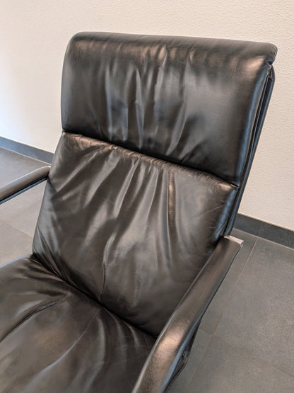 Artifort F194 Lounge Chair - Black Leather - Polished Aluminium Star Base